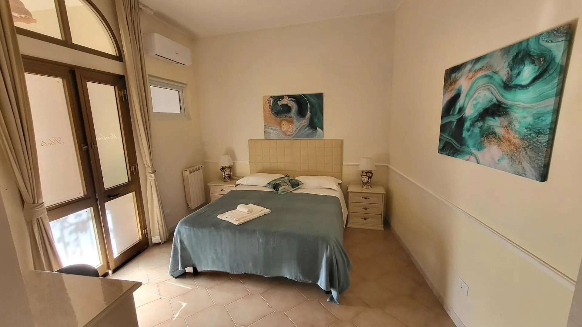 Marifra Flats Taormina
